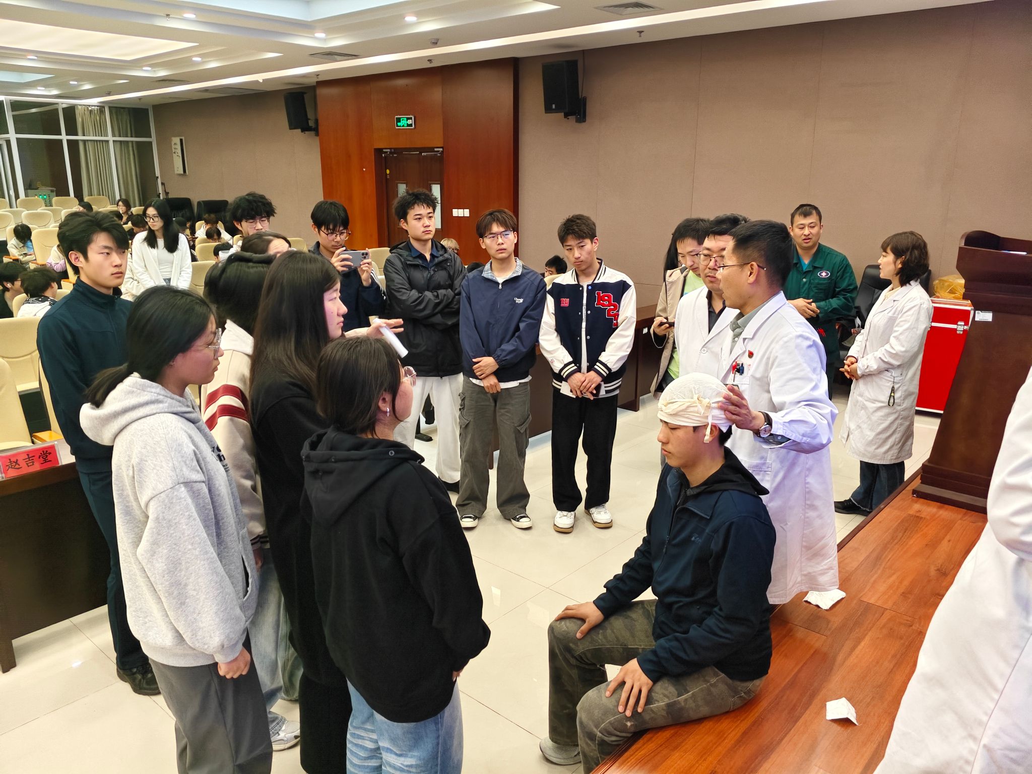 应急护航，“救”在身边——best365官网举办紧急救护技能培训讲座